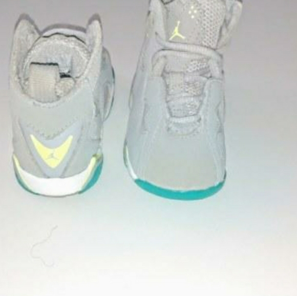 Jordans5c toddler boys,neon line yellow,turquoise - Picture 2 of 2